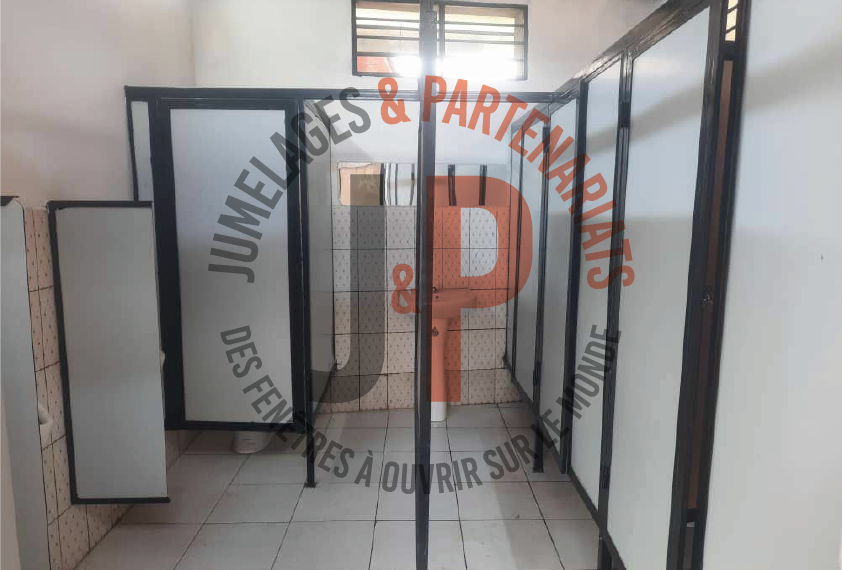 Ouverture de toilettes publiques à Ngodi-Bakoko : Une initiative salutaire d’un…