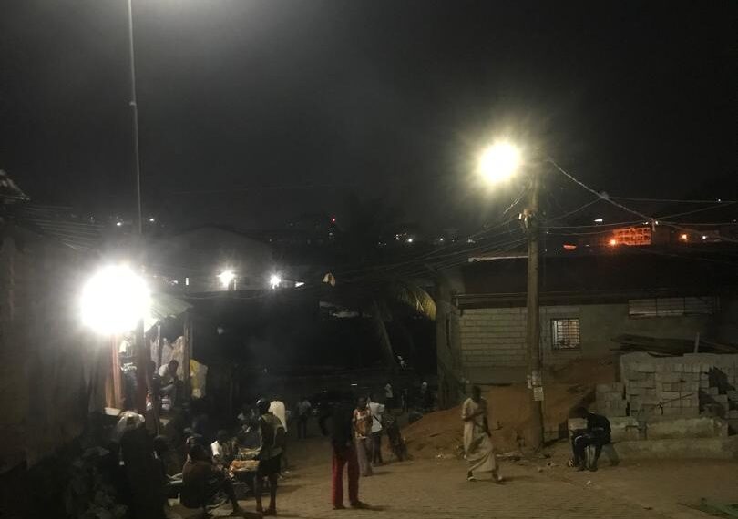 Lumière nouvelle : Azegue brille grâce au photovoltaïque