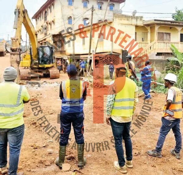 Yaoundé 6 : Le Maire sur le terrain pour impulser la reconstruction d’un pont stratégique