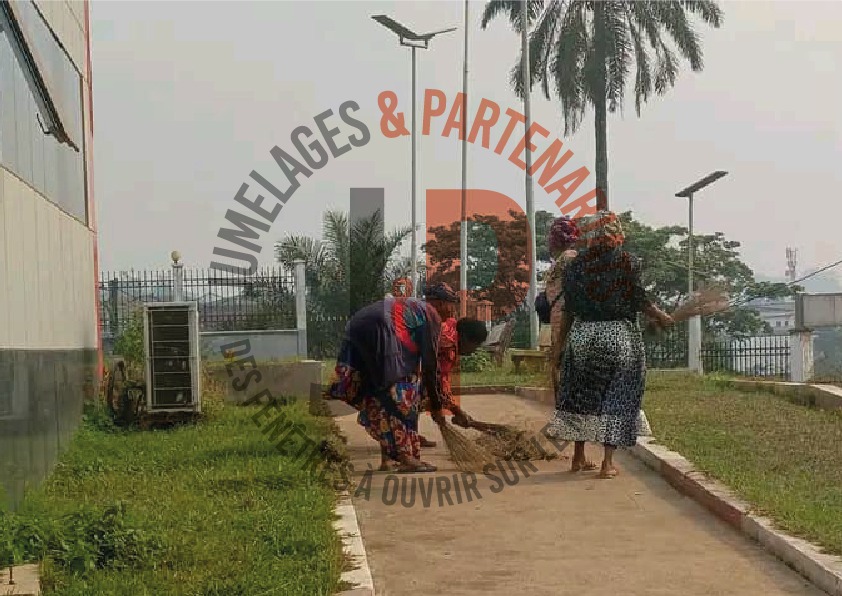 A Nkongsamba 1er, les femmes allient salubrité urbaine et sensibilisation familiale