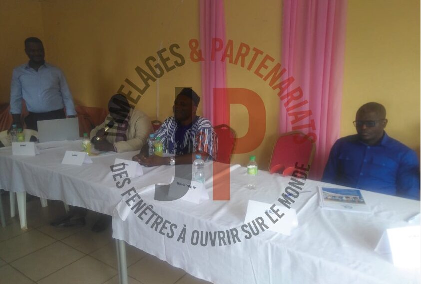 Démocratie inclusive et participative : Le CJRAC en ligne de…